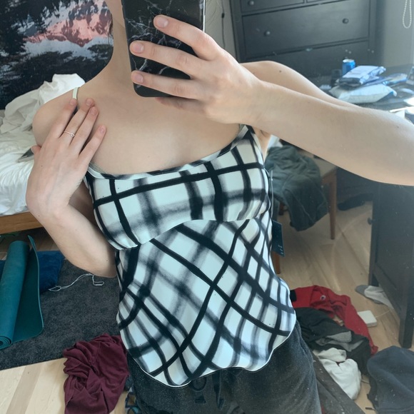 Aritzia divinity camisole - Picture 2 of 3